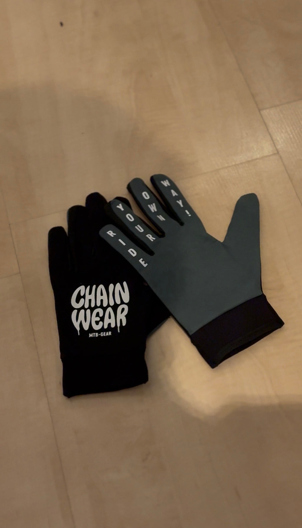 Gloves LIMITED EDITION