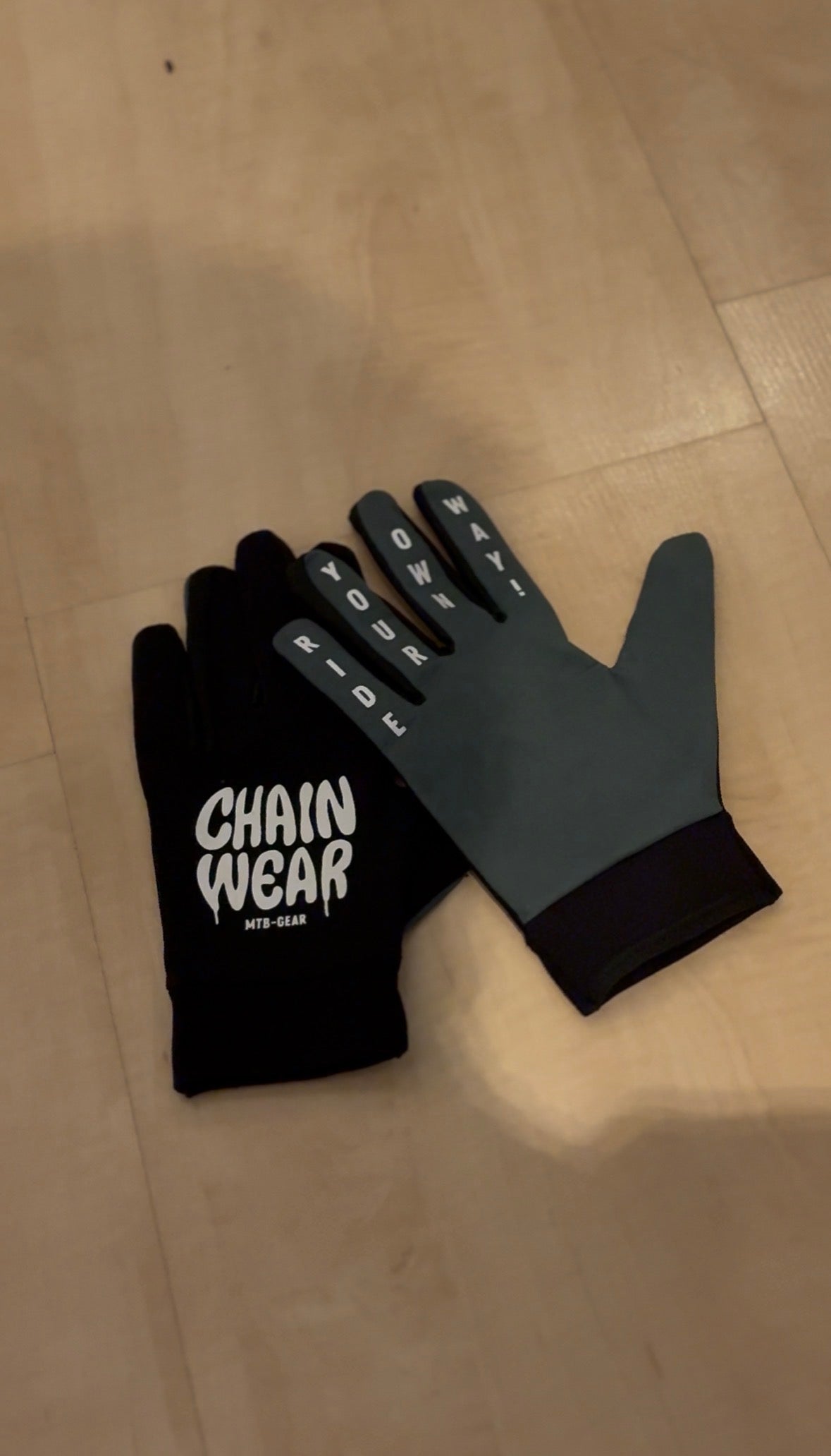 Gloves LIMITED EDITION